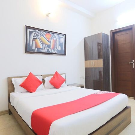 Oyo 72519 Meera Bhawan Hotel Vrindāvan Zewnętrze zdjęcie