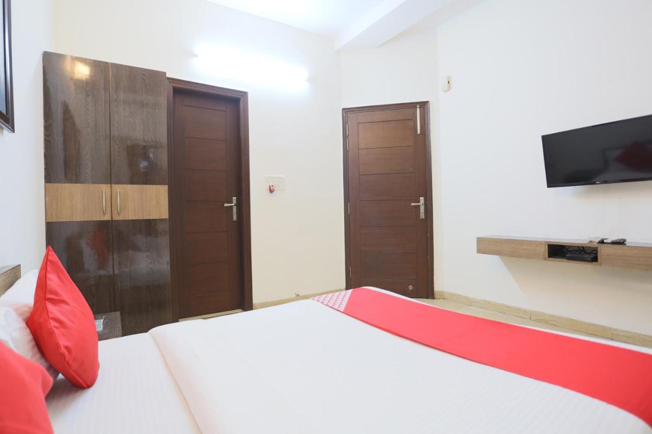 Oyo 72519 Meera Bhawan Hotel Vrindāvan Zewnętrze zdjęcie