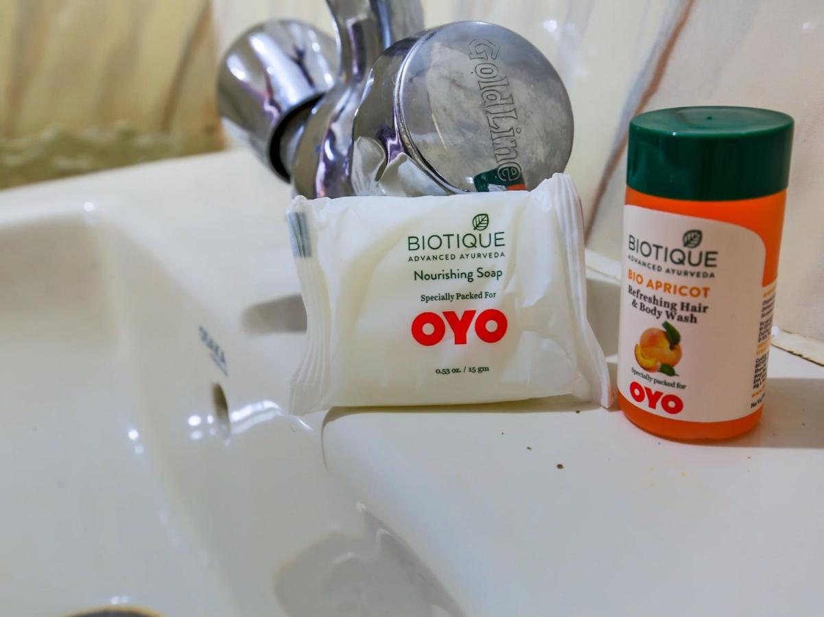 Oyo 72519 Meera Bhawan Hotel Vrindāvan Zewnętrze zdjęcie