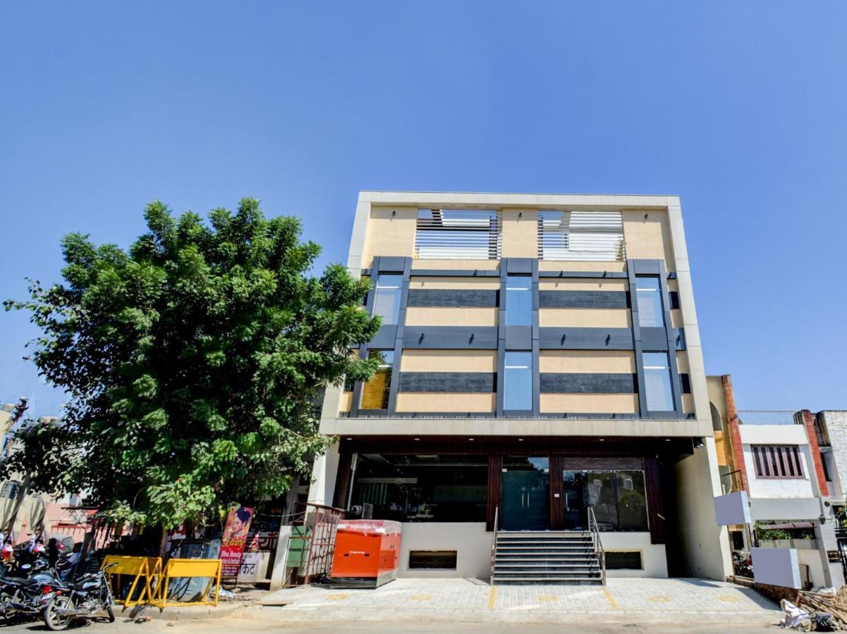 Oyo 72519 Meera Bhawan Hotel Vrindāvan Zewnętrze zdjęcie